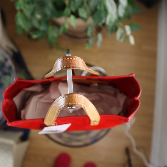 Louis Vuitton Red Patent Reade PM Small Tote - Picture 2 of 16